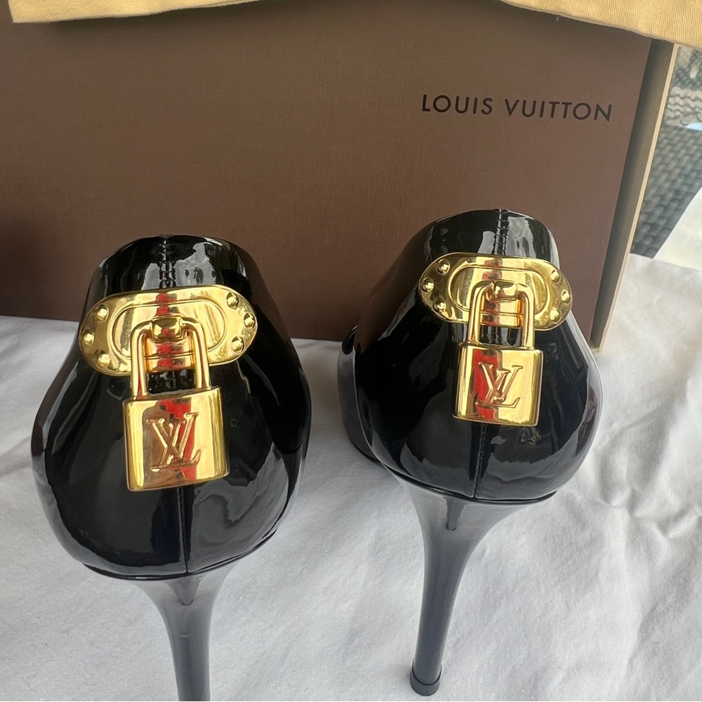 Louis Vuitton black OR Patton peep toe platform pumps size 8